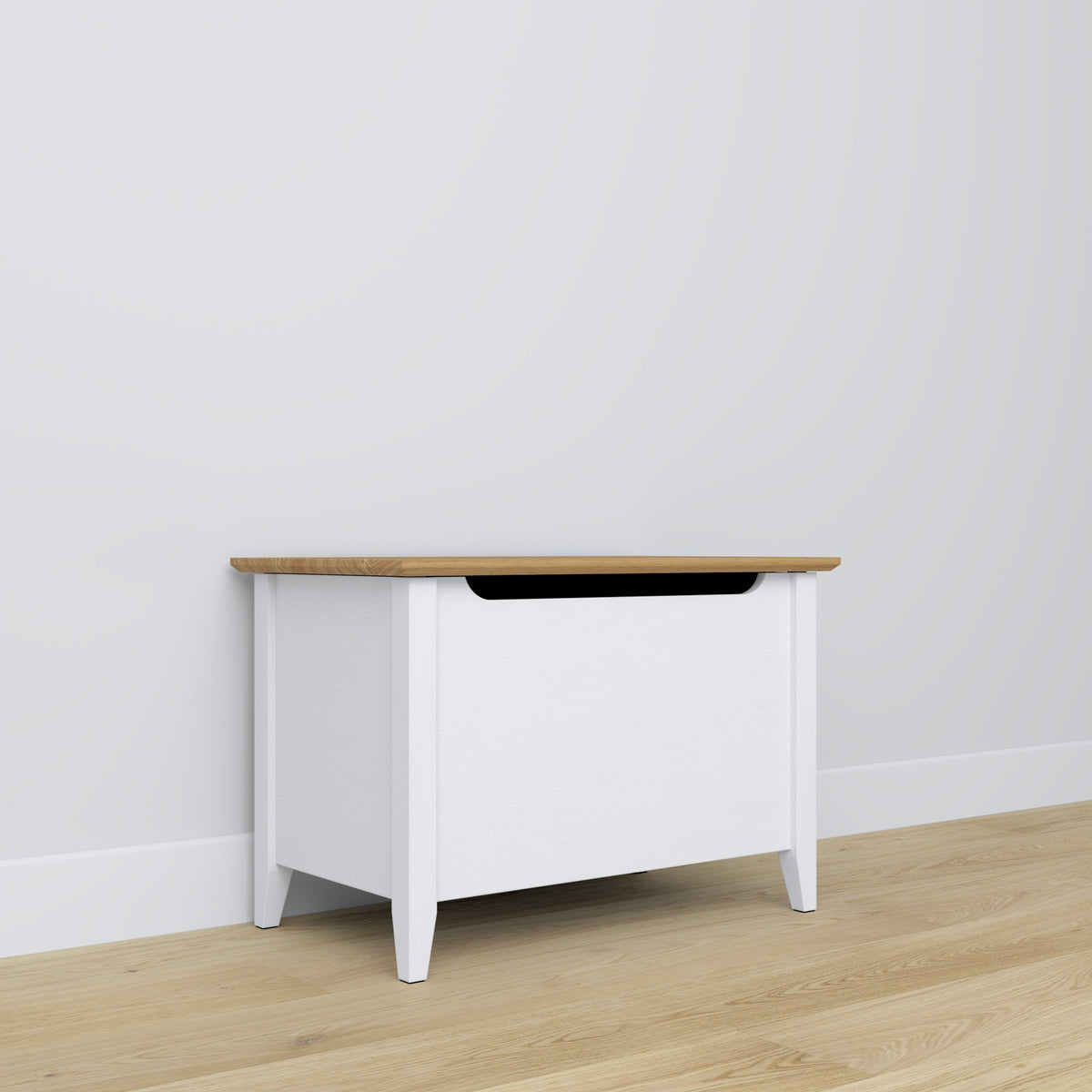 Baule in legno bianco con quercia – coperchio aperto, capiente ambiente per del contenimento