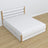 Letto matrimoniale bianco con quercia – gambe e base in legno, dettaglio